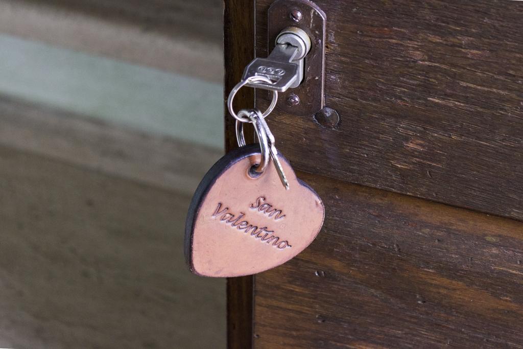 Piccolo Hotel San Valentino Cristena Bagian luar foto